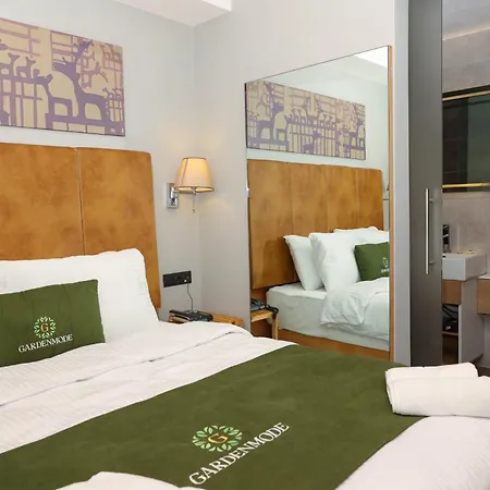 Hotel Gardenmode Airport