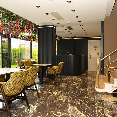 Hotel Gardenmode Airport 3*