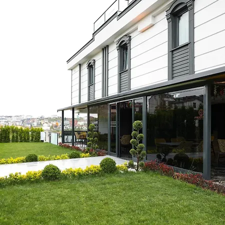 Gardenmode Airport Hotel 3*