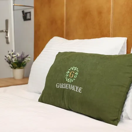 Hotel Gardenmode Airport